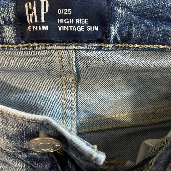Vintage Gap Women's High Rise Jeans in Washed Blue - Picture 6 of 6